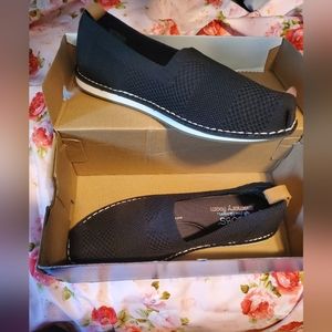 COPY - Bobs Skechers Chill Factor Slip Ons Black Size 10